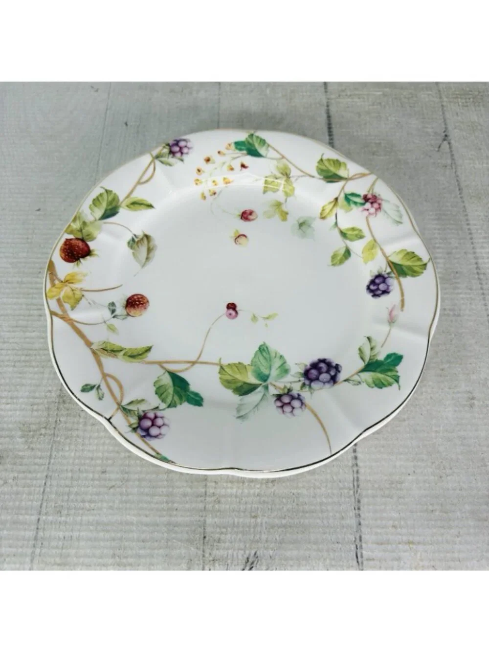 Grace's Teaware SUMMER BERRY Scalloped Gold Trim Porcelain Salad Plates Set 4